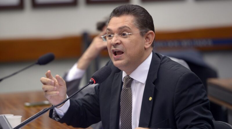 Sóstenes Cavalcante